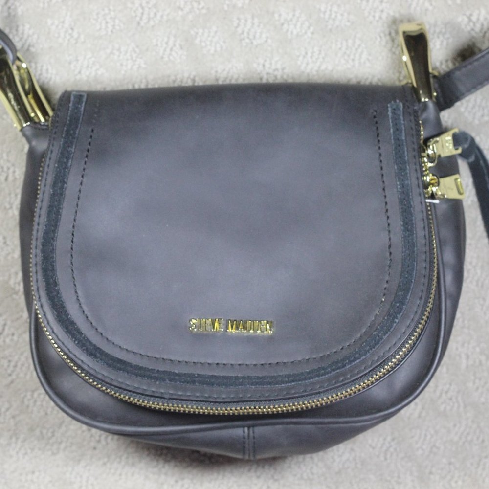 Steve Madden Medium Size Rounded Black Crossbody Purse - LIKE NEW